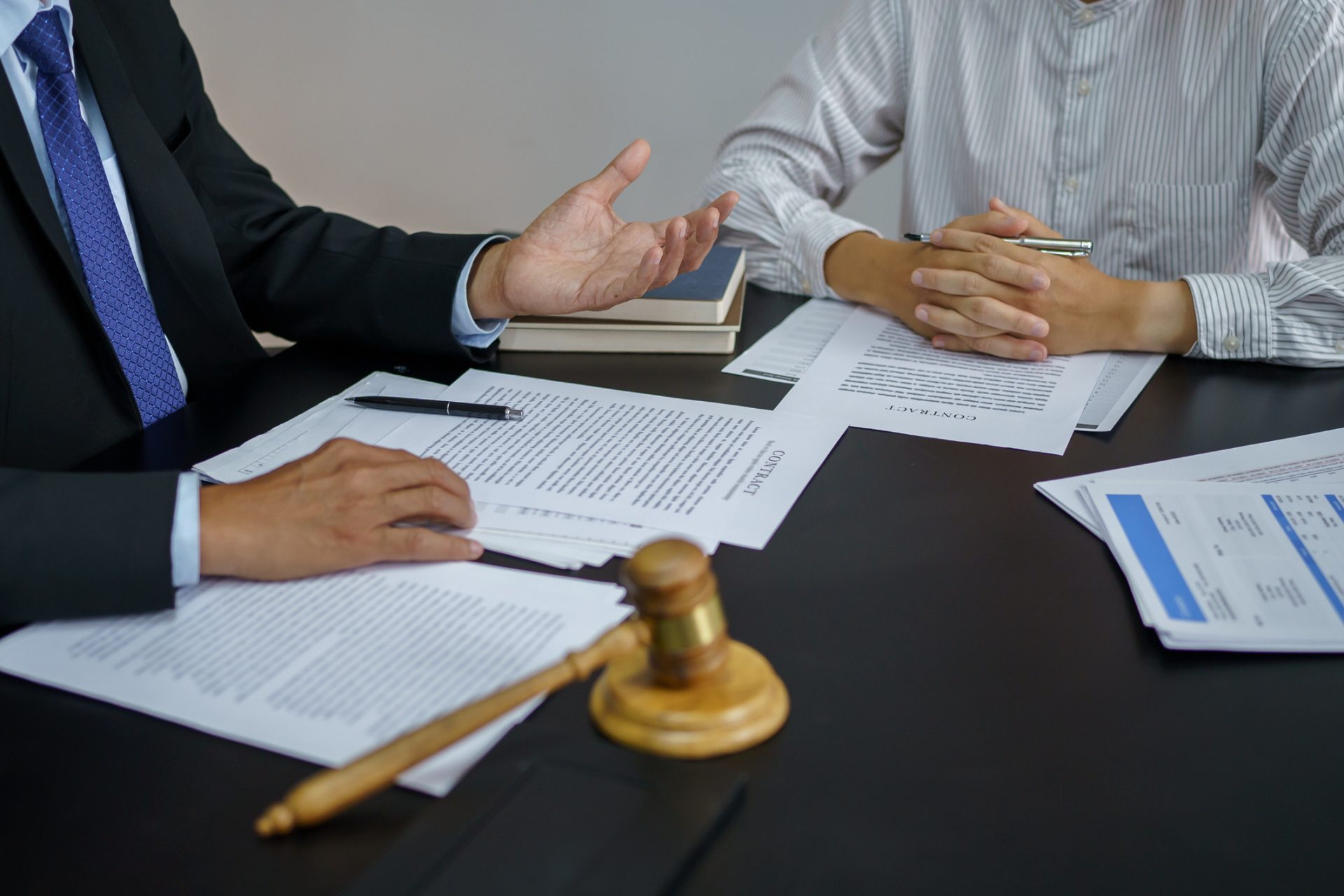 Un courtier immobilier suspendu pour manquements déontologiques